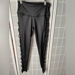 Victoria Secret Knock Out Tight Leggings, Black, Size XS.